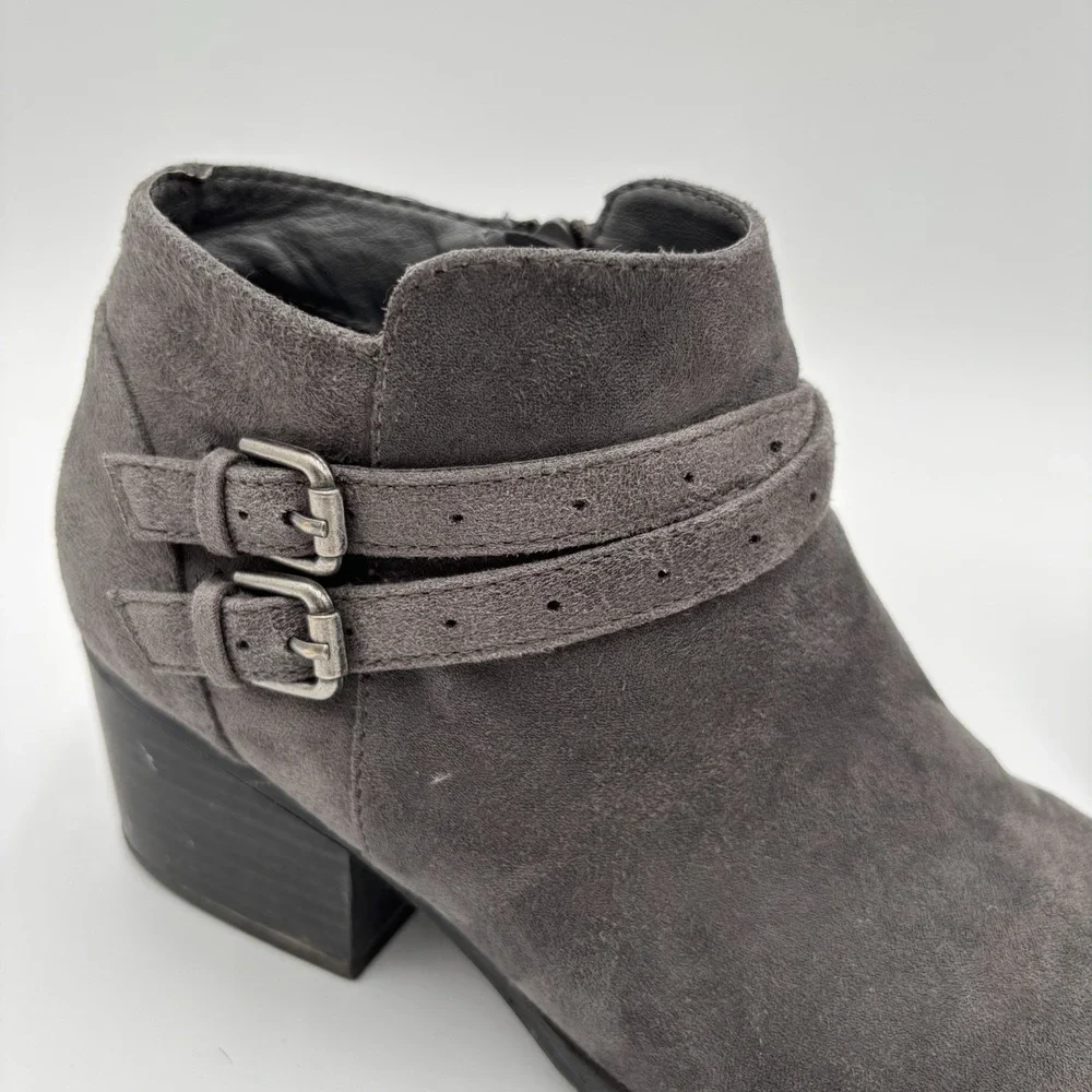 Sonoma Women's‎ Ankle Boots Size 10 Gray Faux Suede Booties
